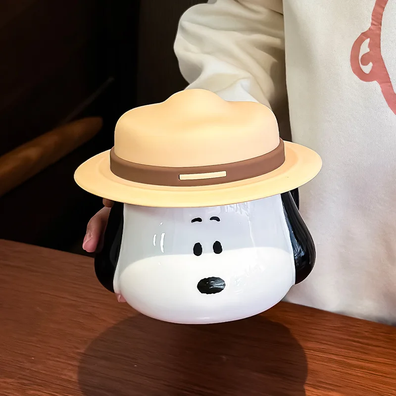 スヌーピー麦わら帽子デザインの蓋とハンドル付きセラミックマグ - Anime Merchandise Mugs のレビューと価格